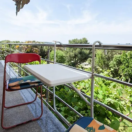 Cosy Studio-apartment Near The Sea * באניולה